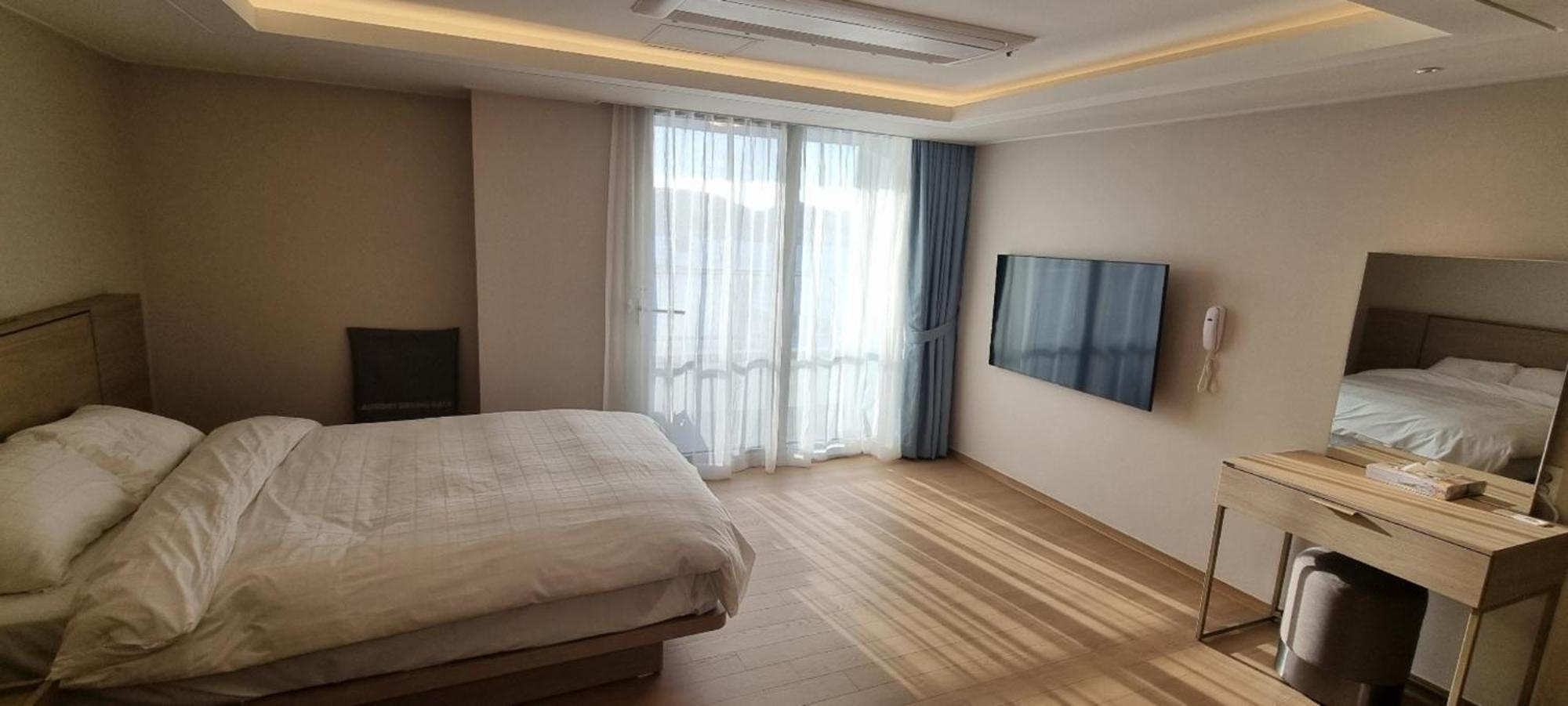 Kumho Tongyeong Marina Resort Exterior photo