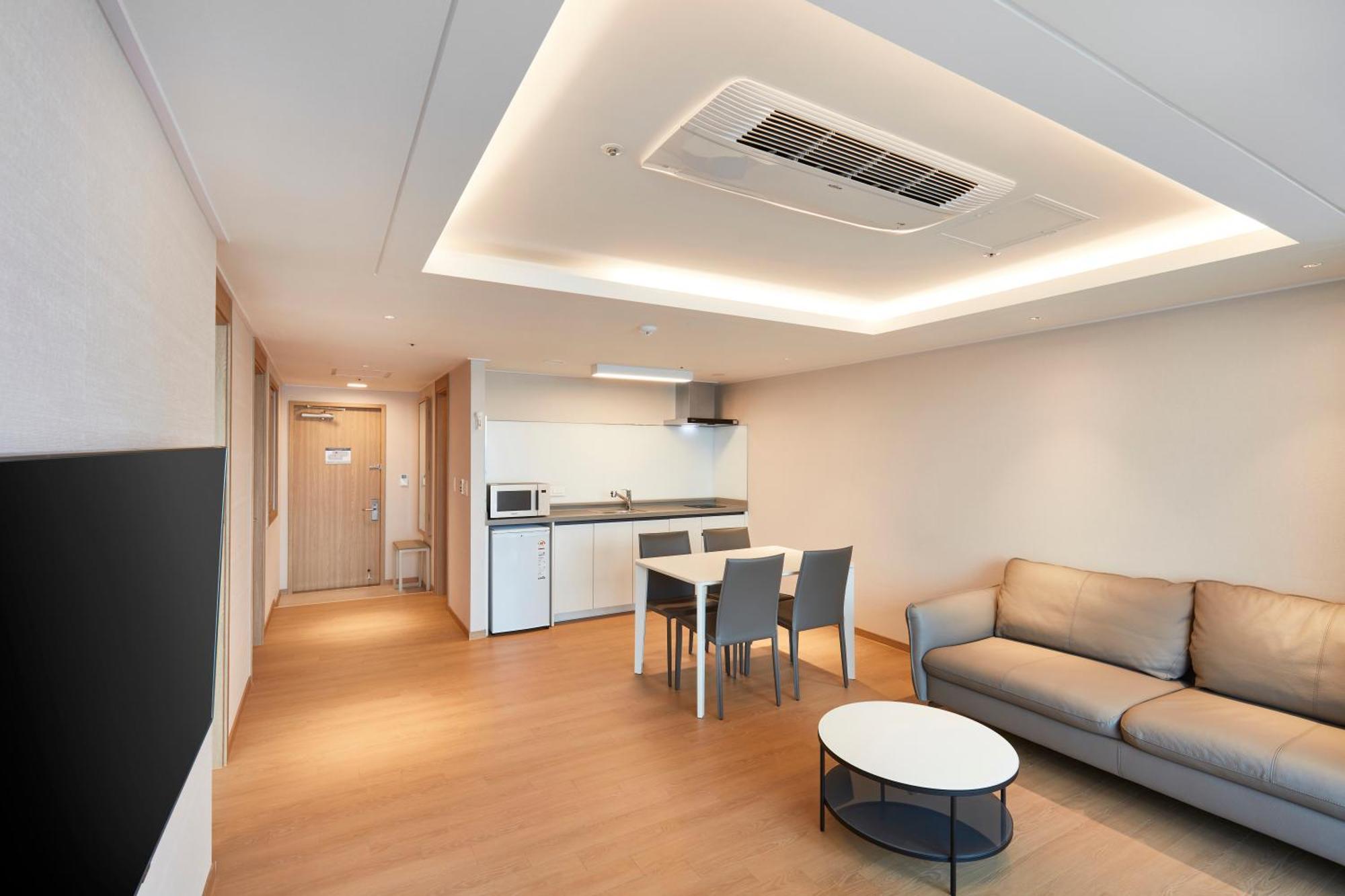 Kumho Tongyeong Marina Resort Exterior photo