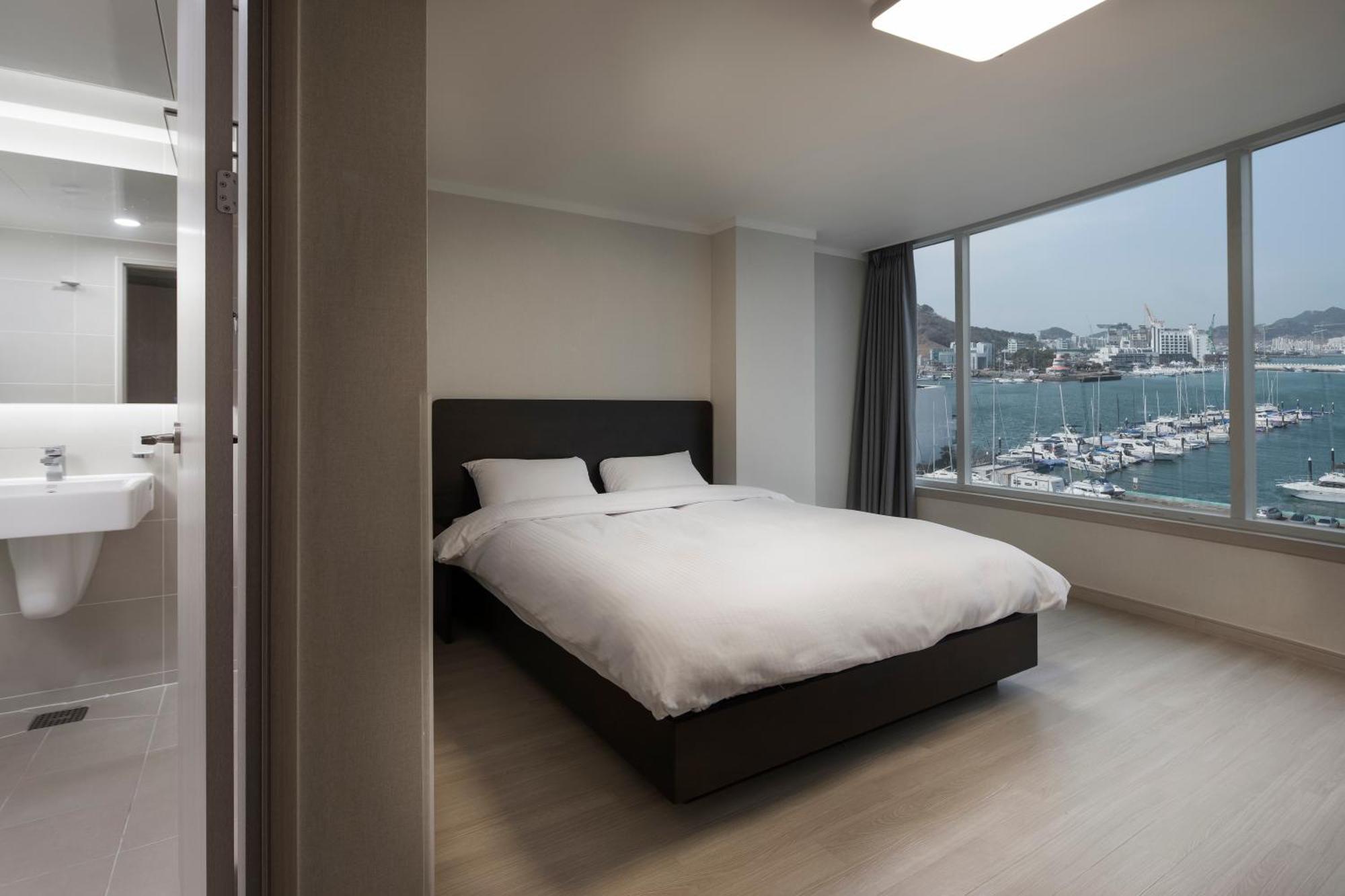 Kumho Tongyeong Marina Resort Exterior photo